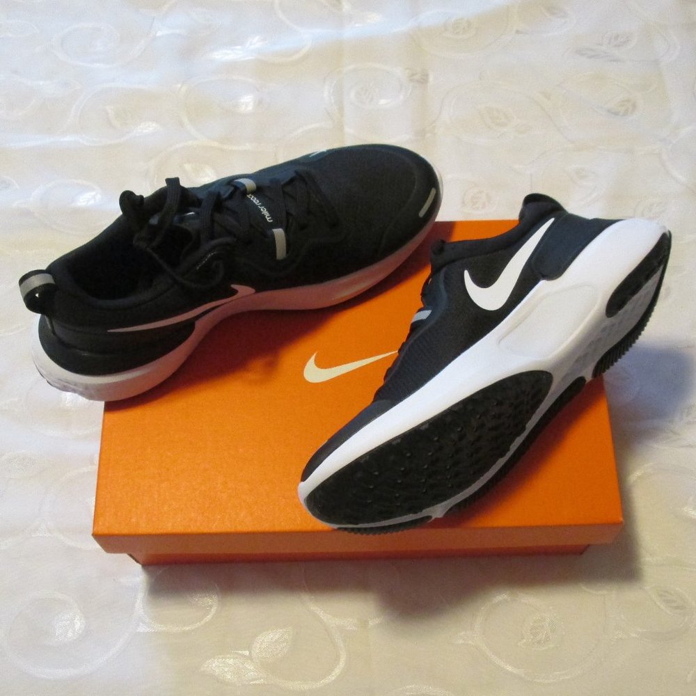#SOLD# NIKE MEN’S REACT MILER – NWT 9 - Picture 8 of 12